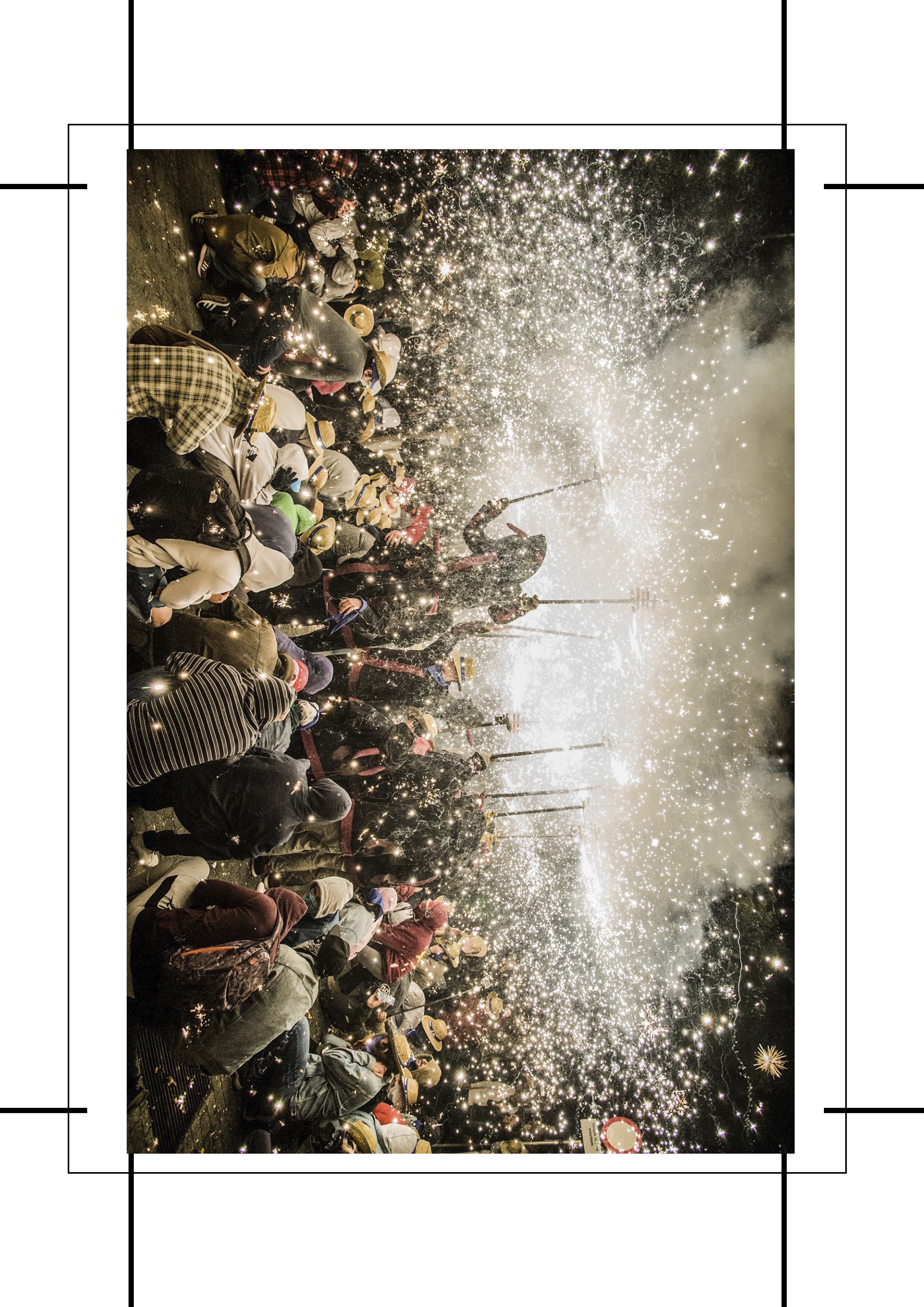 Diables KABRA en un correfoc amb els vestits actuals
